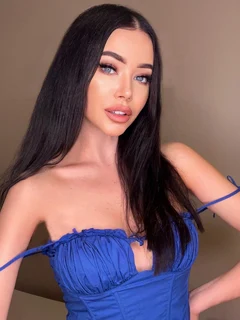 Adeline profile in Dubai photo 1