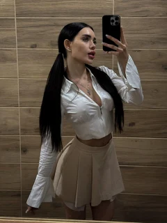 Karolina profile in Dubai photo 3