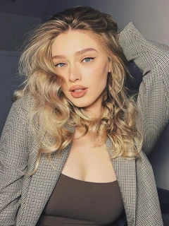 Laura profile in Dubai photo 5