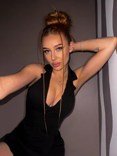 Lola profile in Dubai photo 1